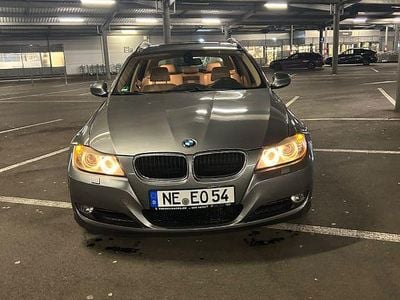 Grau Gebraucht 2008 BMW 320 Sport Line Kombi | 5.800 € (Guter Preis)