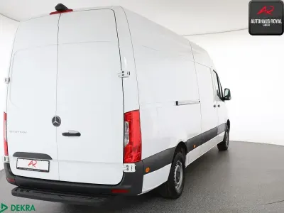Gebraucht Mercedes Sprinter 150 PS (110 kW) 2023 Arktikweiss Van