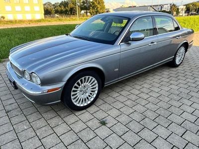 Jaguar XJ8