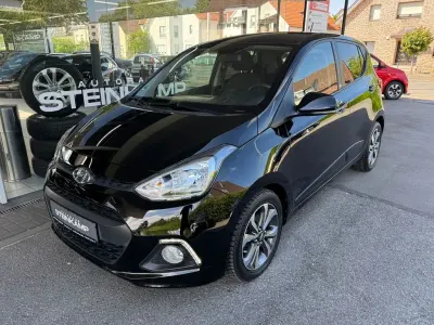 Gebraucht Hyundai i10 Passion Plus 87 PS (63 kW) 2016 Schwarz Kleinwagen