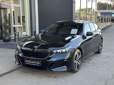 Gebraucht BMW 520 M Sport 208 PS (152 kW) 2025 Schwarz Kombi