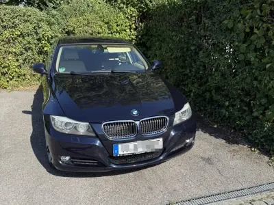 Gebraucht BMW 325 218 PS (160 kW) 2009 Blau Limousine