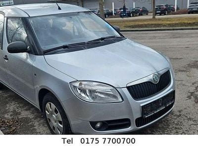 Gebraucht Skoda Roomster 69 PS (50 kW) 2009 Silber Van / Kleinbus