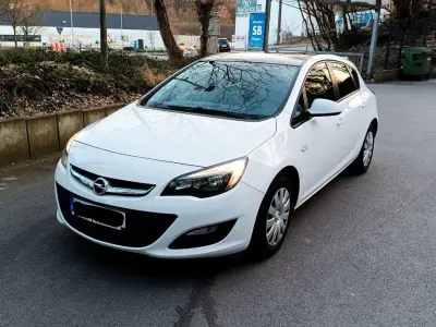 Brugt Opel Astra Selection 116 HK (85 kW) 2015 Hvid Sedan