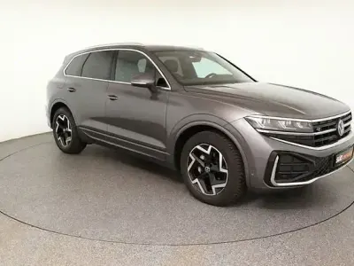 Second-hand VW Touareg R-line 231 CP (169 kW) 2025 Gri SUV
