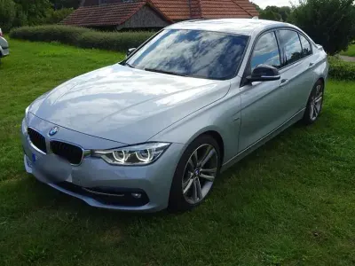 Gebraucht BMW 330 Sport Line 258 PS (189 kW) 2016 Silber Limousine