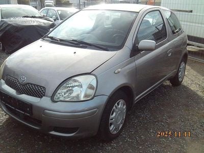 Grau Gebraucht 2004 Toyota Yaris Sol | 1.400 € (Fairer Preis)