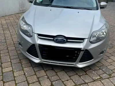 Gebraucht Ford Focus 116 PS (85 kW) 2012 Grau Kombi