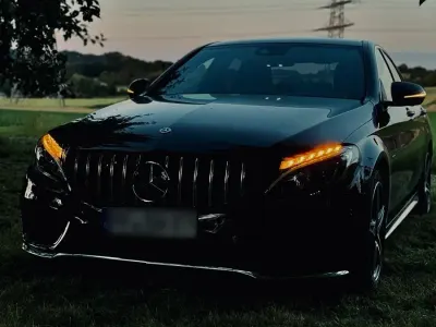 Gebraucht Mercedes C350e 250 PS (183 kW) 2018 Schwarz Limousine