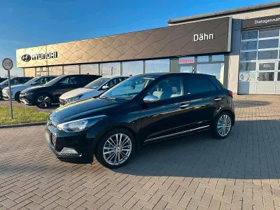 Gebraucht Hyundai i20 Classic 75 PS (55 kW) 2016 Schwarz Kleinwagen