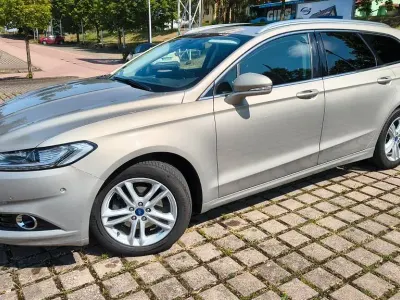 Gebraucht Ford Mondeo Titanium 179 PS (131 kW) 2016 Beige Limousine
