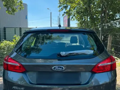Gebraucht Ford Focus 101 PS (74 kW) 2016 Silber Kombi