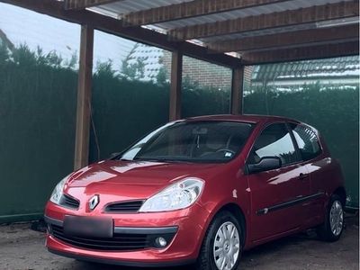 Gebraucht Renault Clio III 98 PS (72 kW) 2005 Rot Kleinwagen