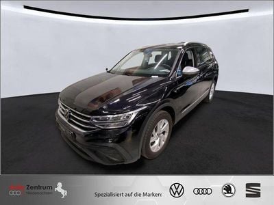 Gebraucht VW Tiguan Allspace Life 150 PS (110 kW) 2023 Deep black pearlescent SUV