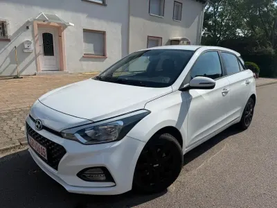 Gebraucht Hyundai i20 Style 101 PS (74 kW) 2019 Weiß Kleinwagen