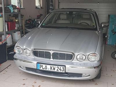 Jaguar XJ8