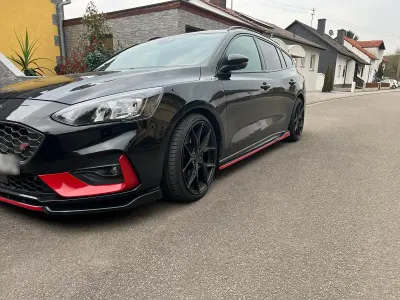 Usata Ford Focus ST 190 CV (139 kW) 2020 Nero Station wagon