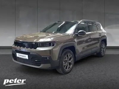 Neu Jeep Compass 144 PS (105 kW) 2026 Amazonia green/dach schwarz SUV