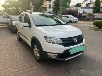 Gebraucht Dacia Sandero Stepway 90 PS (66 kW) 2014 Weiß SUV