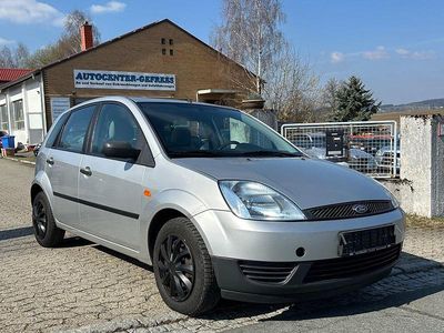 Gebraucht Ford Fiesta Ambiente 80 PS (58 kW) 2002 Silber Kleinwagen