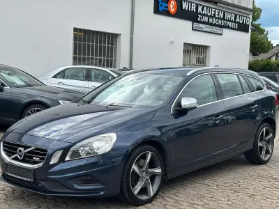 Używany Volvo V60 R-Design 215 KM (158 kW) 2012 Niebieski Kombi