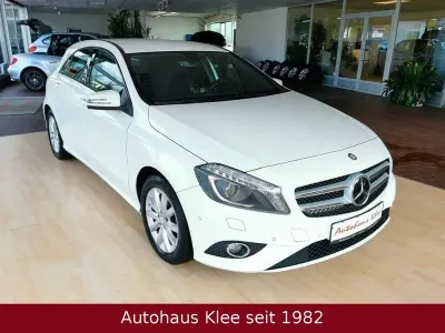 Gebraucht Mercedes A180 122 PS (89 kW) 2015 Weiß Kleinwagen