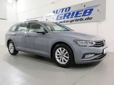 Gebraucht VW Passat Business 150 PS (110 kW) 2024 Mondsteingrau Kombi