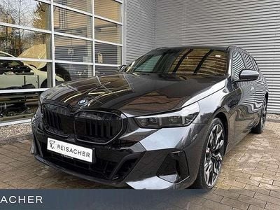Neu BMW 550e M Sport 489 PS (359 kW) 2026 Sophistograu brillanteffekt Kombi