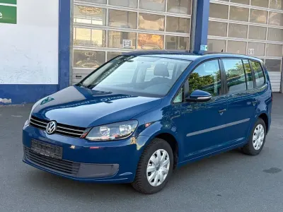 Gebraucht VW Touran Trendline 105 PS (77 kW) 2012 Blau Van / Kleinbus