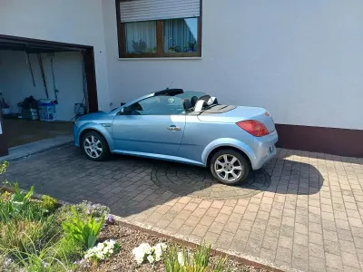 Gebraucht Opel Tigra 125 PS (91 kW) 2006 Blau Cabrio