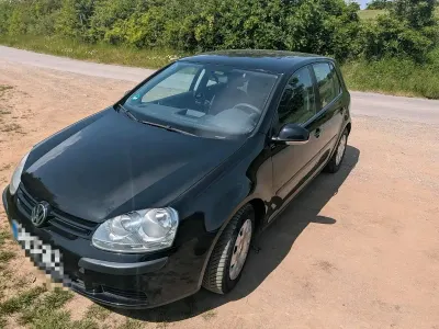 Gebraucht VW Golf V 102 PS (75 kW) 2004 Schwarz Kleinwagen