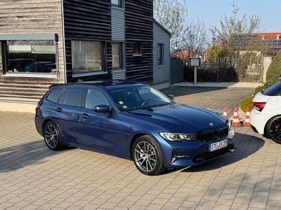 Gebraucht BMW 330e Sport Line 292 PS (214 kW) 2020 Blau Kombi