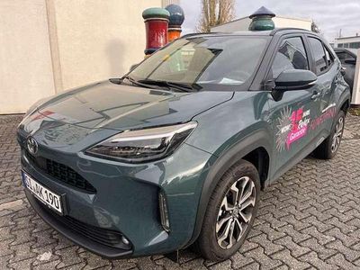 Everest green metallic Gebraucht 2025 Toyota Yaris Cross SUV | 32.560 € (Teuer)
