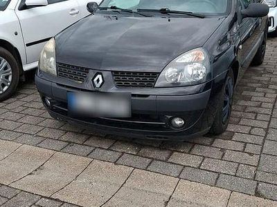 Second-hand Renault Clio II Dynamique 75 CP (55 kW) 2003 Negru Berlinǎ