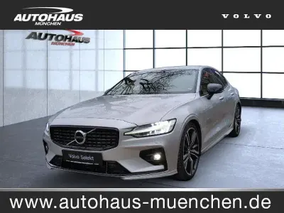 Usata Volvo S60 R-Design 250 CV (183 kW) 2022 Argento Berlina