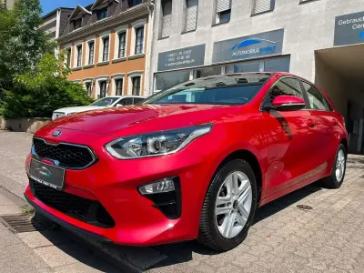 Gebraucht Kia Ceed Spirit 140 PS (102 kW) 2019 Rot Kleinwagen