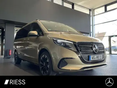 Gebraucht Mercedes V300 Avantgarde 237 PS (174 kW) 2025 Kalaharigold met. Van / Kleinbus