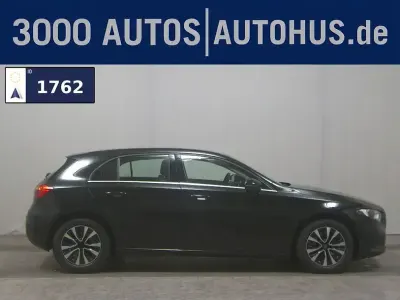 Gebraucht Mercedes A200 Style 150 PS (110 kW) 2023 Schwarz Limousine