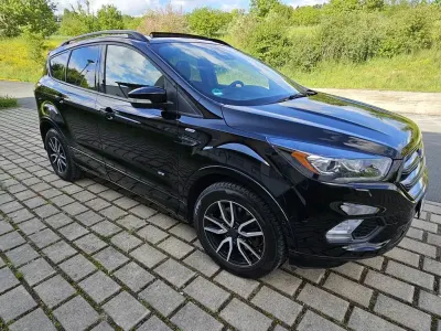 Gebraucht Ford Kuga ST-Line 182 PS (133 kW) 2016 Schwarz SUV