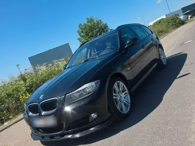 Gebraucht BMW 320 184 PS (135 kW) 2010 Schwarz Kombi