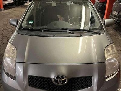 Gebraucht Toyota Yaris 87 PS (63 kW) 2008 Grau Kleinwagen
