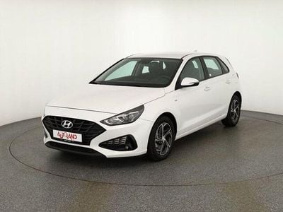 Gebraucht Hyundai i30 120 PS (88 kW) 2023 Weiß Limousine
