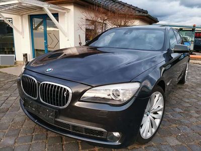 gebraucht BMW 750 750 i F01 4,4 - 408 PS, Soft-Close Voll und Voller!