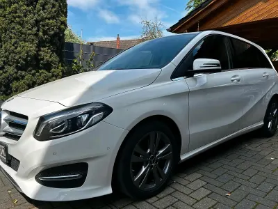 Usata Mercedes B220 177 CV (130 kW) 2015 Bianco Monovolume