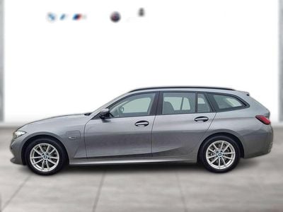Metallic Gebraucht 2022 BMW 320e Kombi | 28.170 € (Fairer Preis)