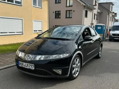Gebraucht Honda Civic 140 PS (102 kW) 2008 Schwarz Kleinwagen