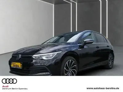 Second-hand VW Golf VII Style 150 CP (110 kW) 2021 Negru Hatchback