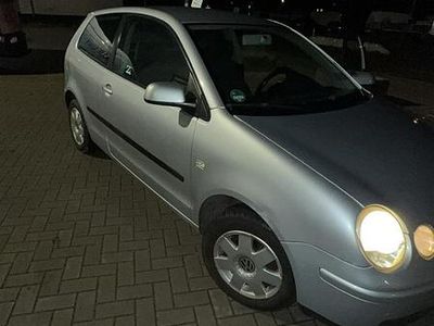 Gebraucht VW Polo 63 PS (46 kW) 2003 Silber Kleinwagen