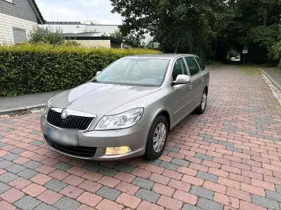 Gebraucht Skoda Octavia 160 PS (117 kW) 2010 Grau Kombi