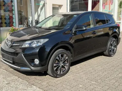 Gebraucht Toyota RAV4 Edition 124 PS (91 kW) 2014 Black mica / ink SUV